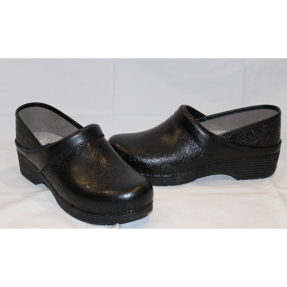 Dansko Professional Women's Black Tooled Filigree Leather Clogs US 11 NEW - Picture 4 of 7